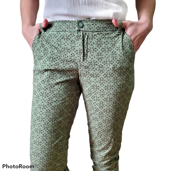 Patagonia Green Patterned Crop Pants - Picture 2 of 4